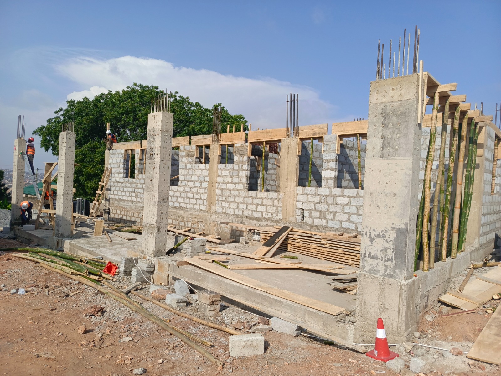 Superstructure works — columns and formwork